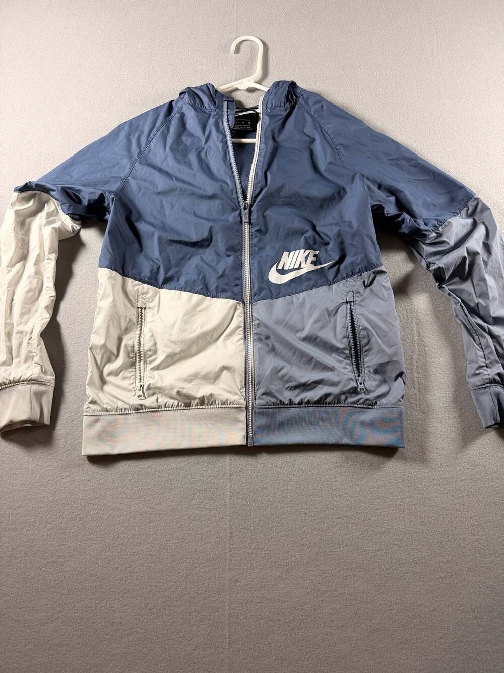 Nike Windrunner Full-Zip Hooded Windbreaker Colorblock Jacket. Kids XL/W-S